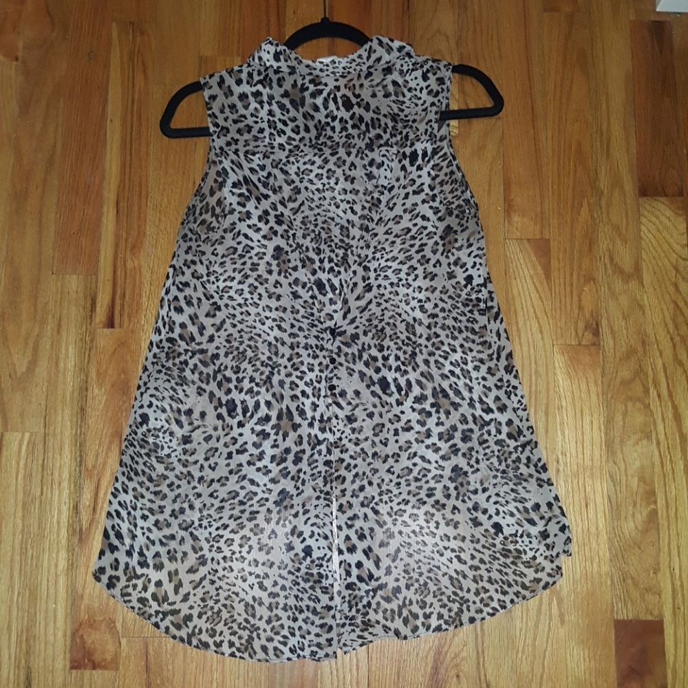 High-Low cheetah button up - Picture 3 of 4